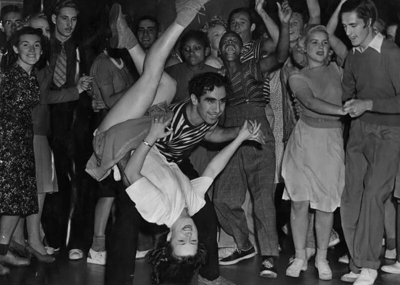 Shag Dancing - Stylus wedding DJ Raleigh Carolina Beach Music in the 1940s