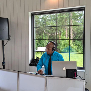 DJ gallery image