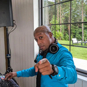 DJ gallery image