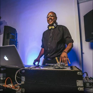DJ gallery image