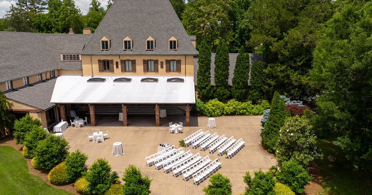 gpirst-omni-grove-park-resort-country-club-exterior - Stylus Weddings Biltmore Estate