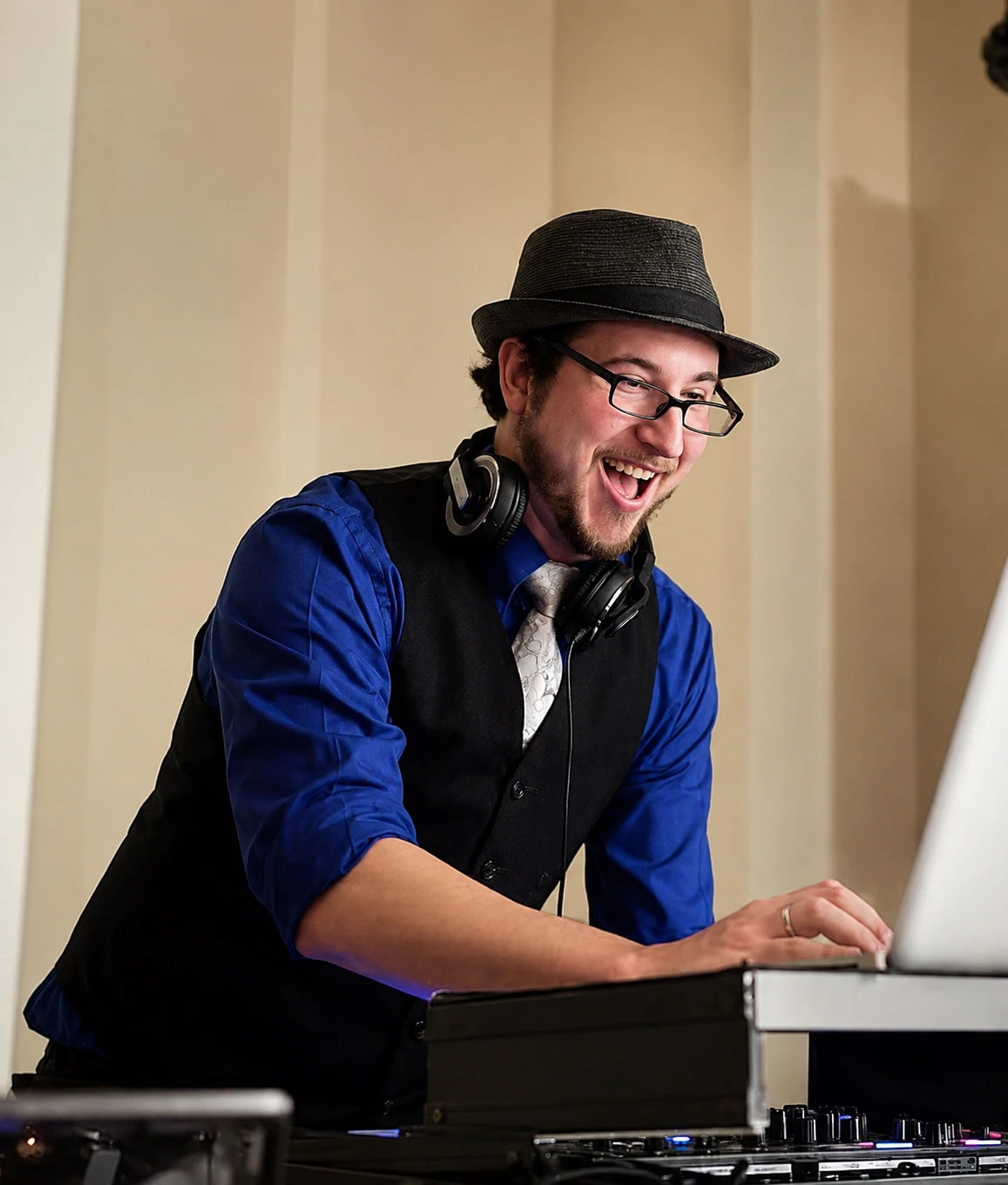 DJ Jason Huggins - StylusWeddings